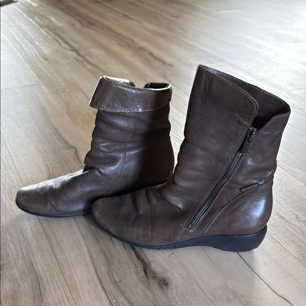 Mephisto Brown Ankle Boots Classic Design